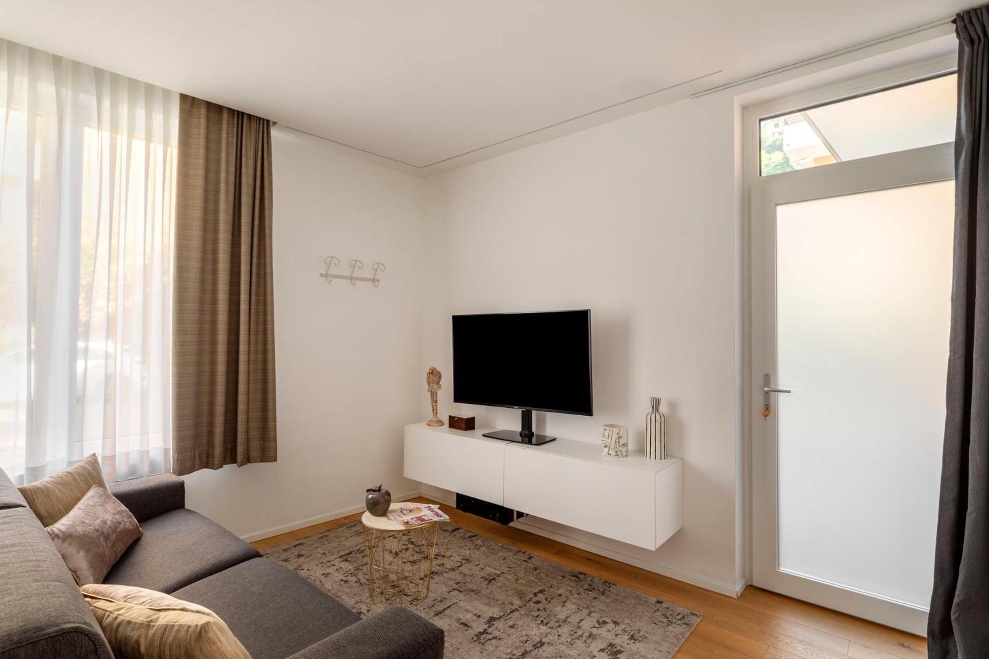 Lake Modern Suites - Free Parking Lugano Luaran gambar